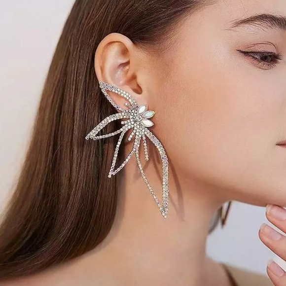 🎀All Over Rhinestone Leafy Earring - Picture 9 of 9